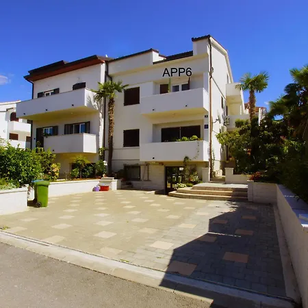 Luna 2 Apartment Porec